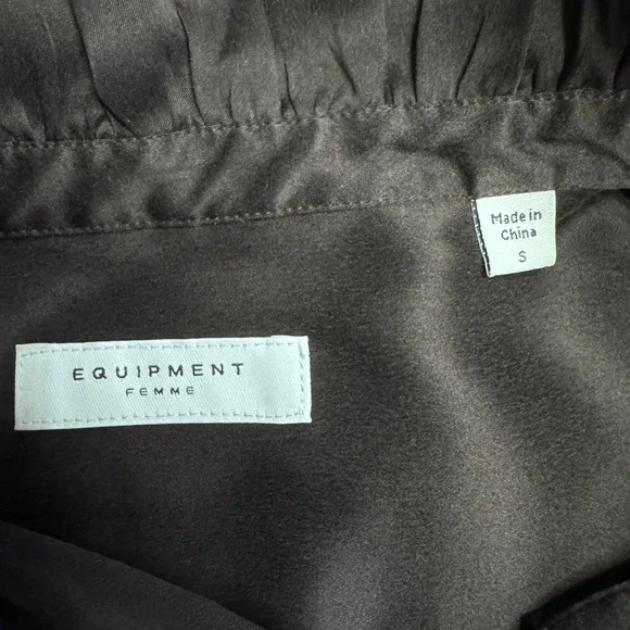 EQUIPMENT Femme Women Brown Silk Ruffle Neck Bow Button Down Blouse Shirt Small - Picture 8 of 10